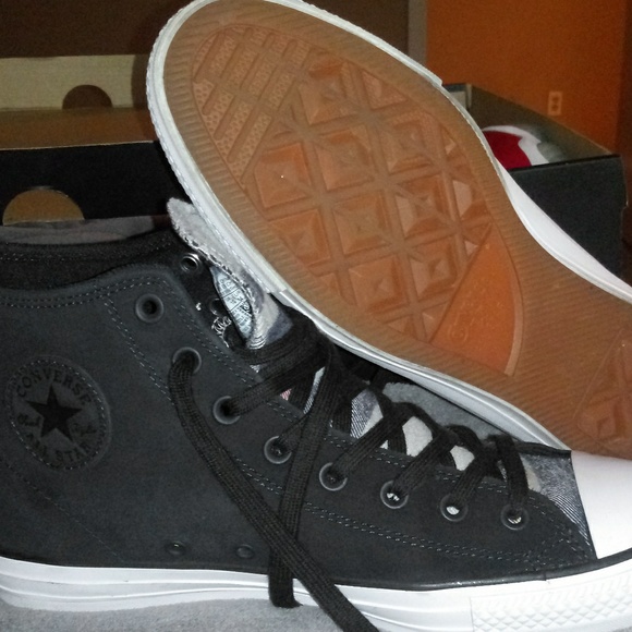 Converse - Picture 2 of 4